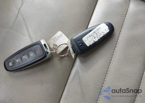 2016 Ford Escape Titanium из США, поврежденный, VIN 1FMCU0JXXGUC09404